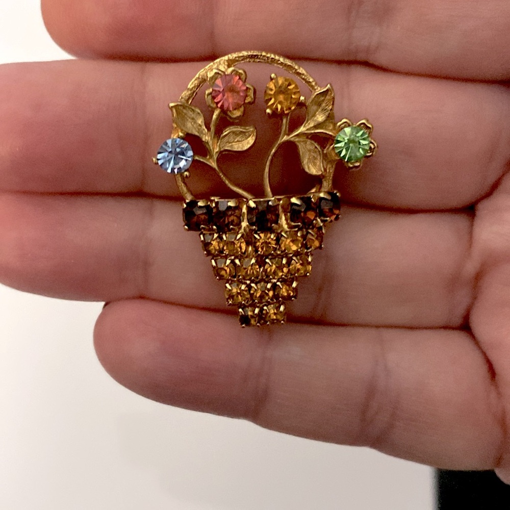 Vintage rhinestone flower basket brooch pin 1950s-60s